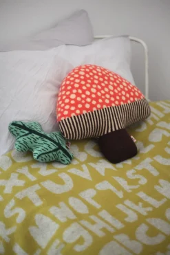 Blankets & Throws^Donna Wilson Alphabet Lambswool Throw - Yellow