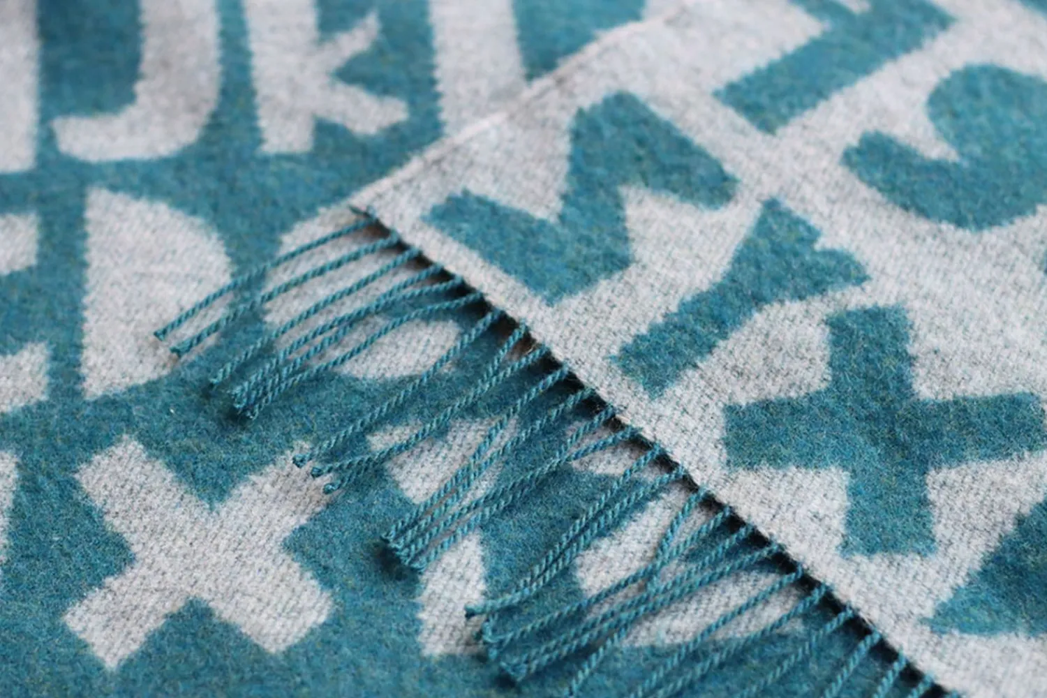 Blankets & Throws^Donna Wilson Alphabet Lambswool Throw - Blue