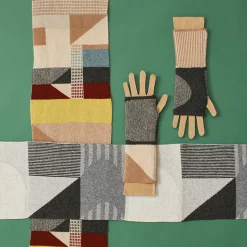 Scarves + Shawls^Donna Wilson Anni Scarf - Black
