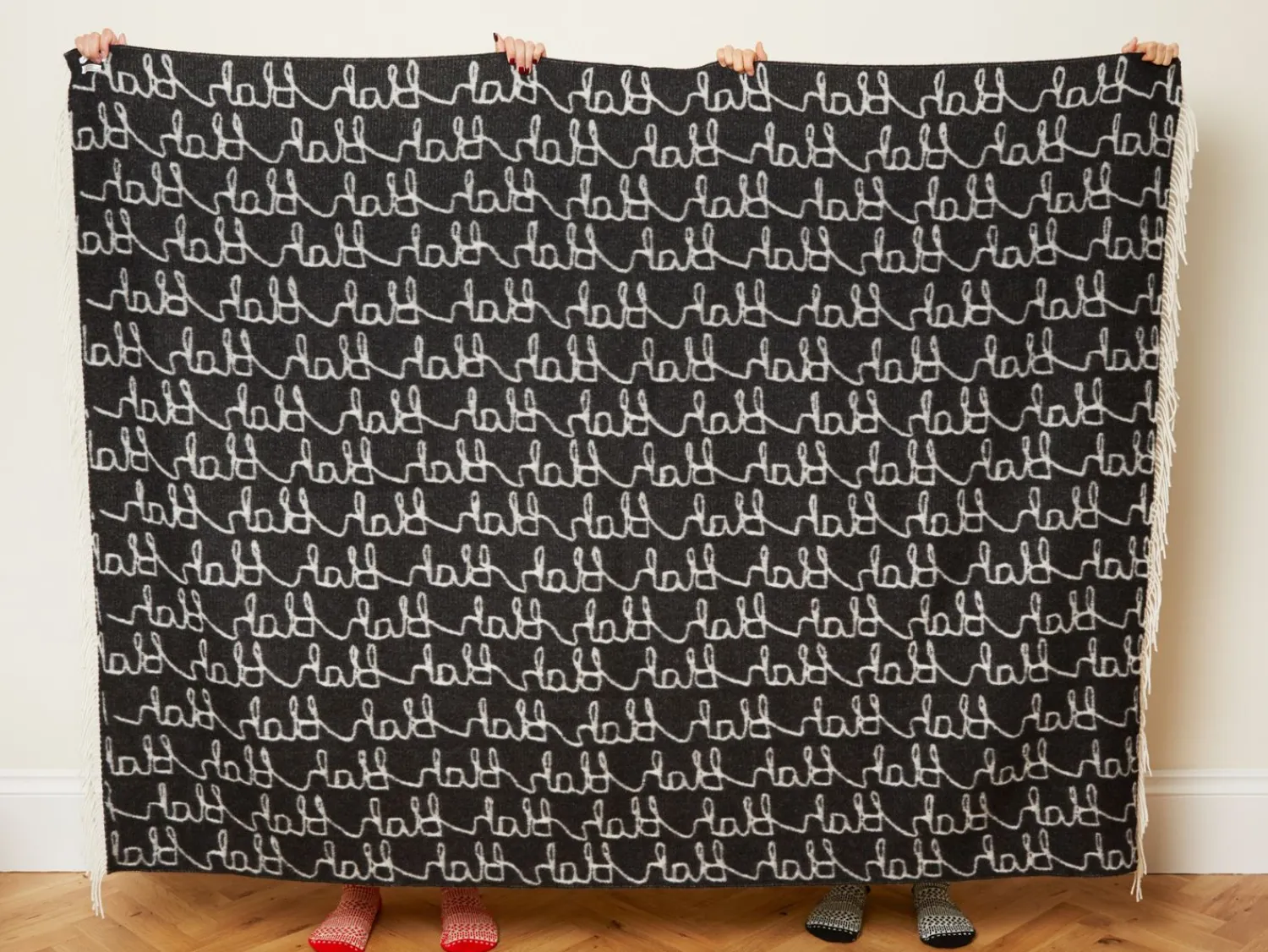 Blankets & Throws^Donna Wilson Blah Blah Lambswool Throw
