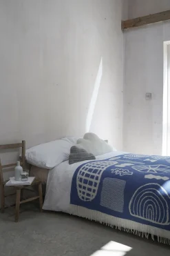Blankets & Throws^Donna Wilson Forager Throw - Blue & White