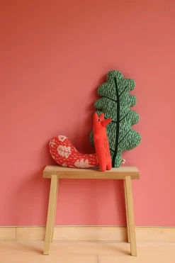 Cushions^Donna Wilson Leaf Shaped Cushion - Green