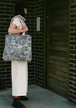 Bags & Purses^Donna Wilson Lino Large Tote Bag