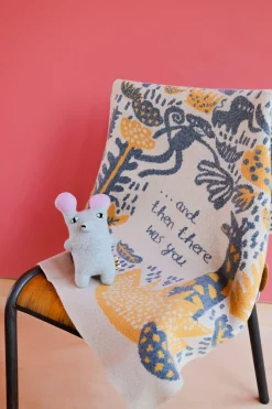 Blankets & Throws^Donna Wilson Menagerie Baby Blanket - Oatmeal