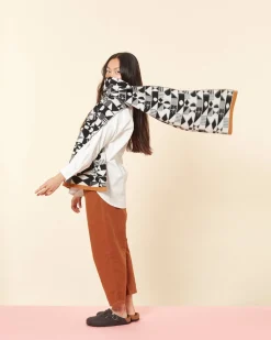 Scarves + Shawls^Donna Wilson Monoglyph Blanket Scarf - Black
