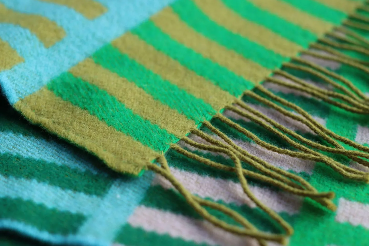 Blankets & Throws^Donna Wilson Shiel Lambswool Throw - Green